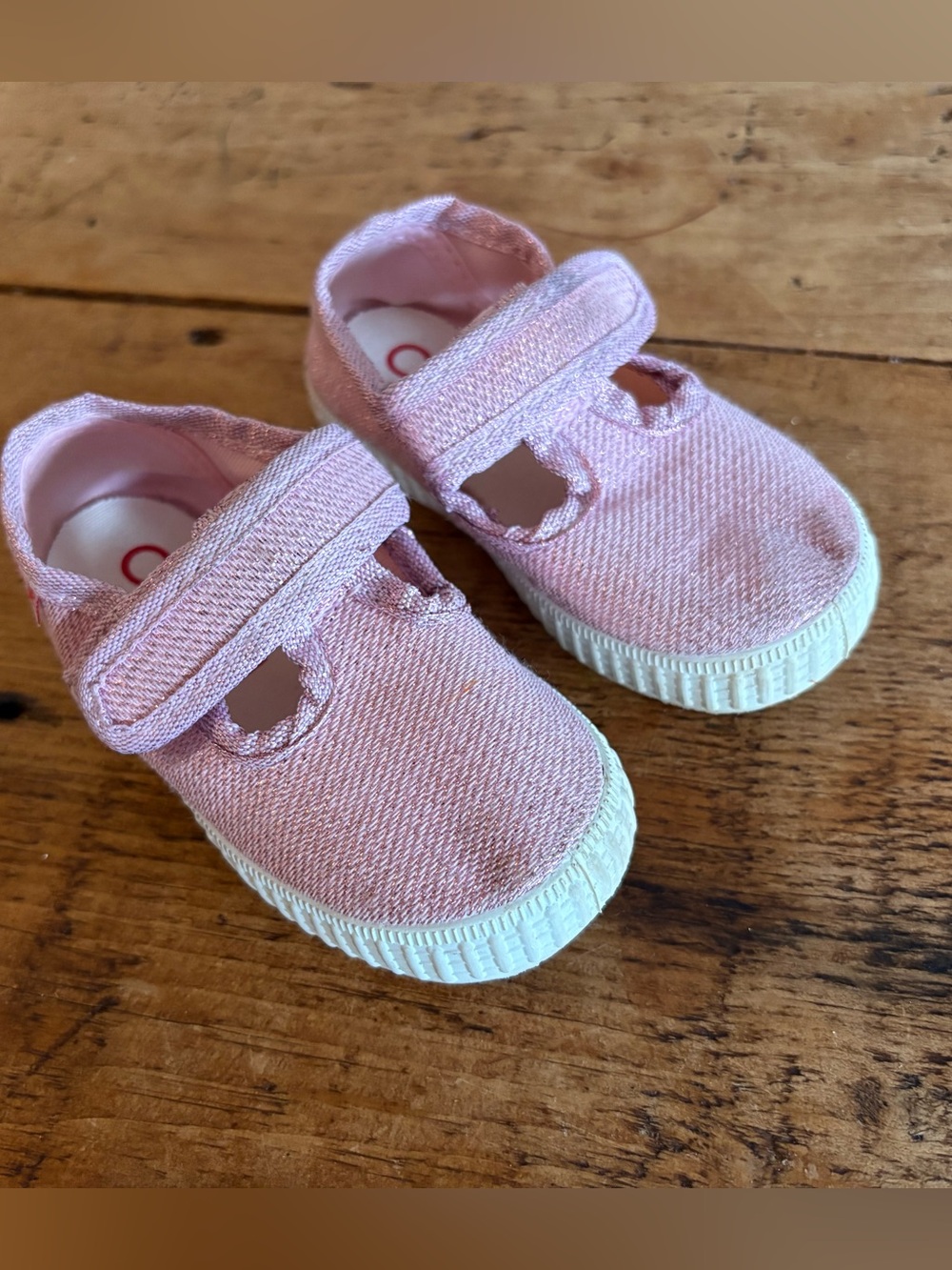 Cienta Sparkly Mary Jane Shoes